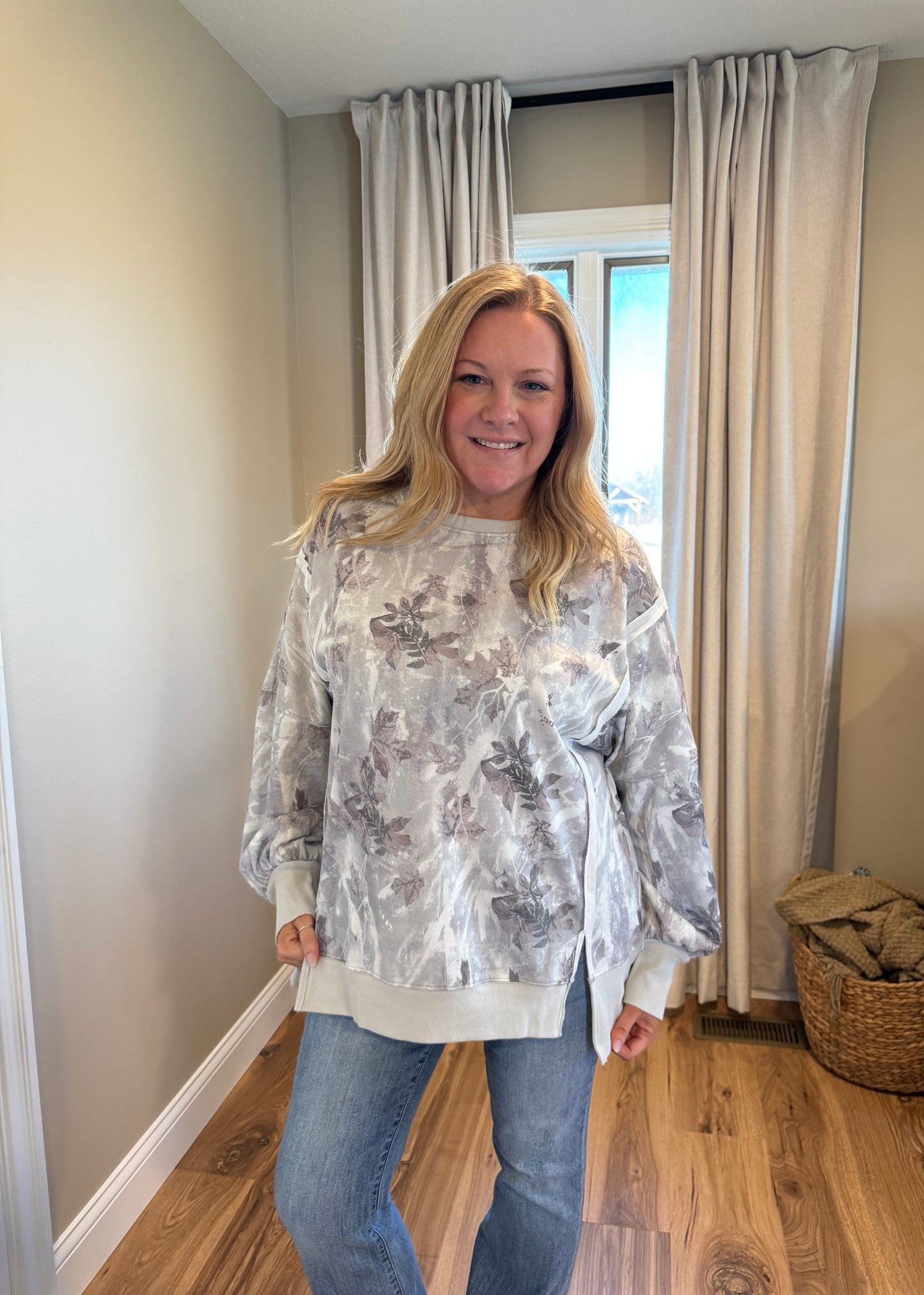 Willow - Camo Exposed Seam Sweatshirt